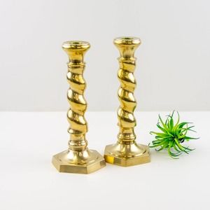 Swirled Brass Candlesticks / Brass Candlestick Pair / Vintage Brass Candlesticks